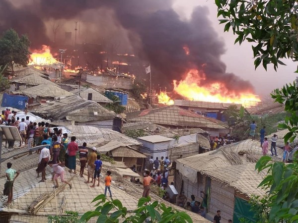로힝야 난민촌에서 화재