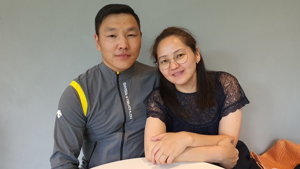 한국고신대원에서 박사코스 논문 작성 중에 있는 보따와 아윗부부