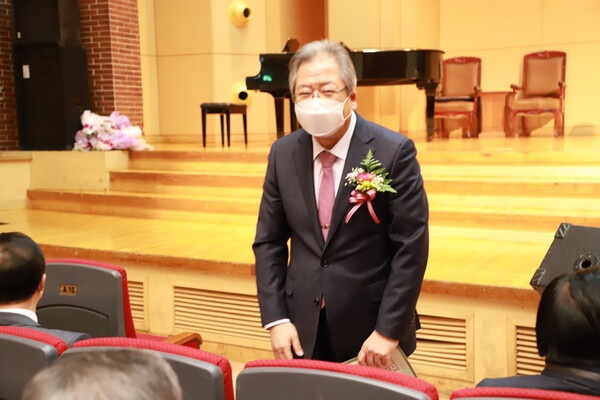 호남협 신년하례회에서 인사하는 오정호 목사