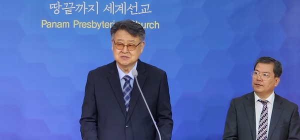     인사하는 김종혁 목사(울산 명성교회), 부총회장 후보