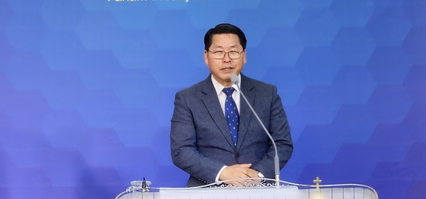    부회의록서기 후보 육수복 목사