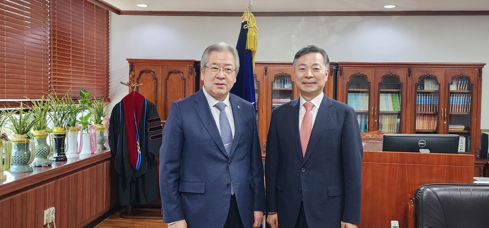   오정호 부총회장과 박총장