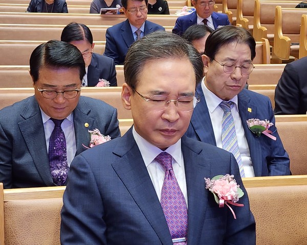 이민호 장로, 이승희 목사, 강태구 목사