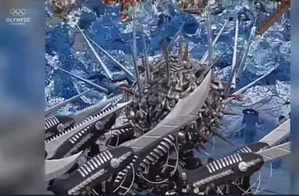 1992년 바르셀로나 올림픽 개막식에서 코로나 바이러스를 형상화한 모형이 등장했다.