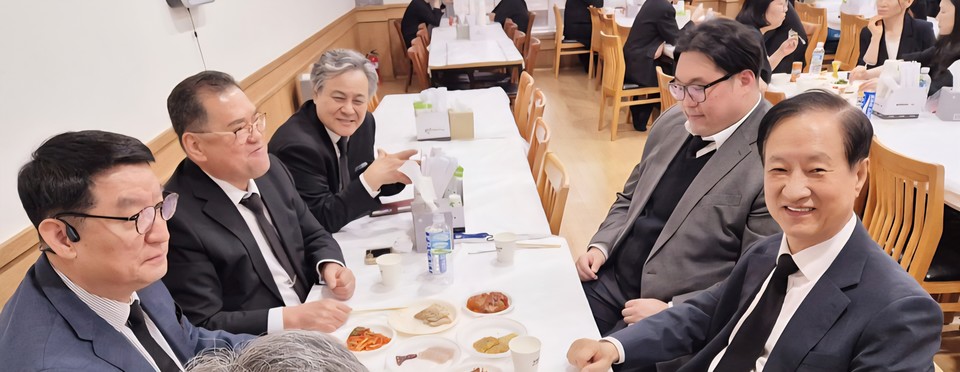  김동관 박철수 이종석 정판술 목사. 수원에서 내려오다.