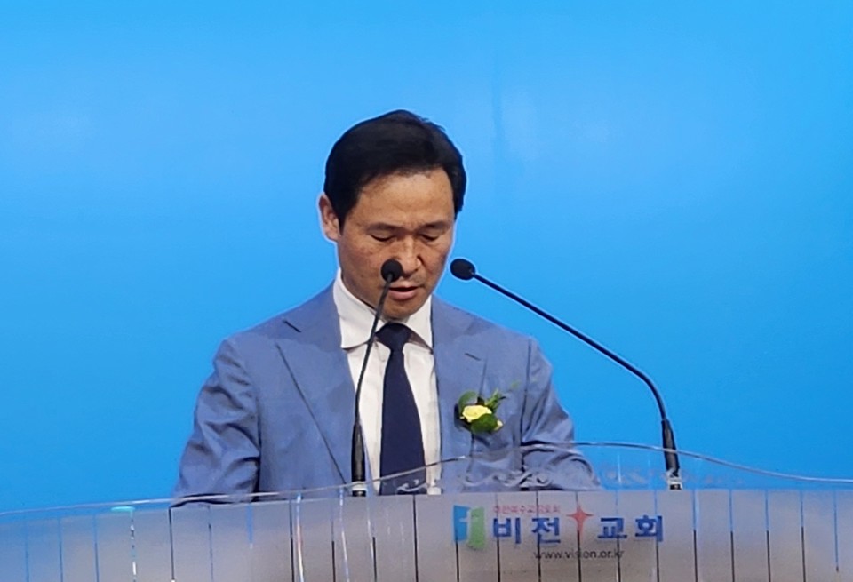  장성태 직전노회장 기도