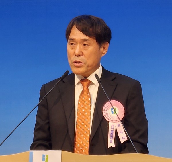 재경영남협의회 회장 서태상 목사는 이날 11시부터 본인이 담임하는 의정부 새생명교회에서 서북협의회 실무회장단 회의가 진행되는데, 중간에 용인으로 달려와서 포곡제일교회에서 점심을 먹었다. 집에는 손님을 모셔놓고, 당사자는 남의 집에 가서 밥을 먹는다. 총회 내에서 단체를 섬긴다는 일이 보통 일이 아니다.   