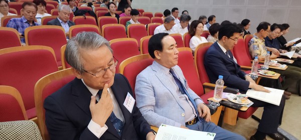 총회 통일목회개발원장 김찬곤 목사 