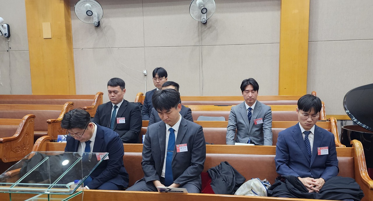  목사 안수 대상자들 7명