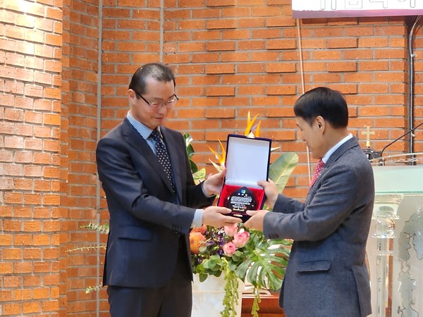  서중노회서 축하패 