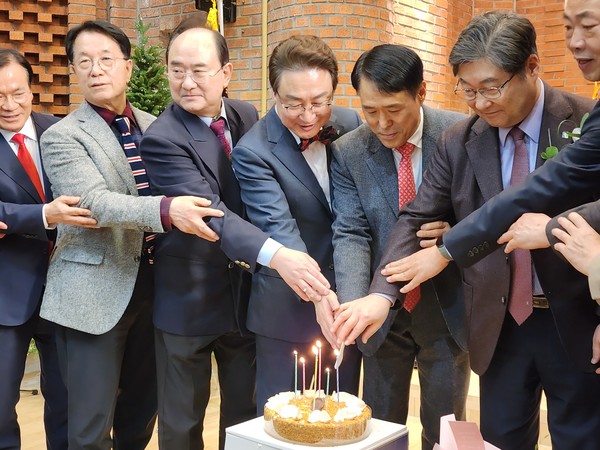  바라보는 눈이 다르다. 총회장님 고생하시네요.