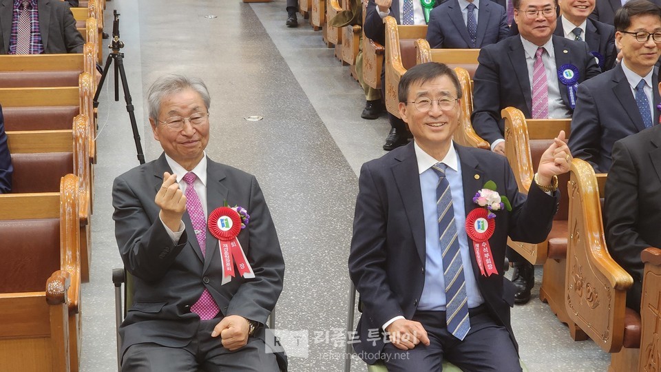 회장  박인규 장로, 수석부회장 이창 장로